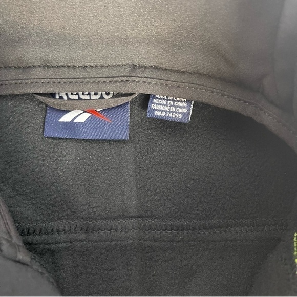 New Reebok Toddler Black Chest Zip Windbreaker Jacket US 2T - Picture 7 of 7